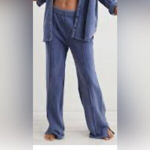 Aerie blue/purple-ish split hem joggers.